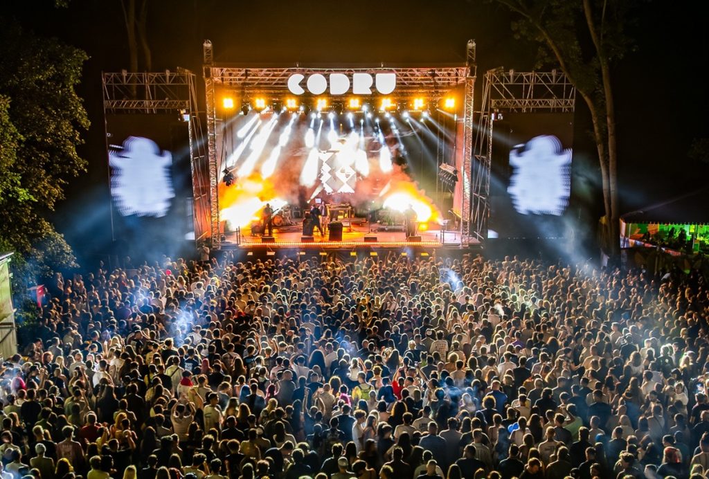 Codru Blood Rhythm: sute de donatori au ales să salveze vieți și au fost răsplătiți cu abonamente la Codru Festival