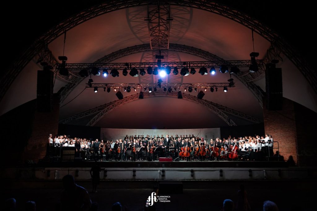 Sounds Of Fantasy. Muzica marilor producții cinematografice, interpretată de 300 de artiști